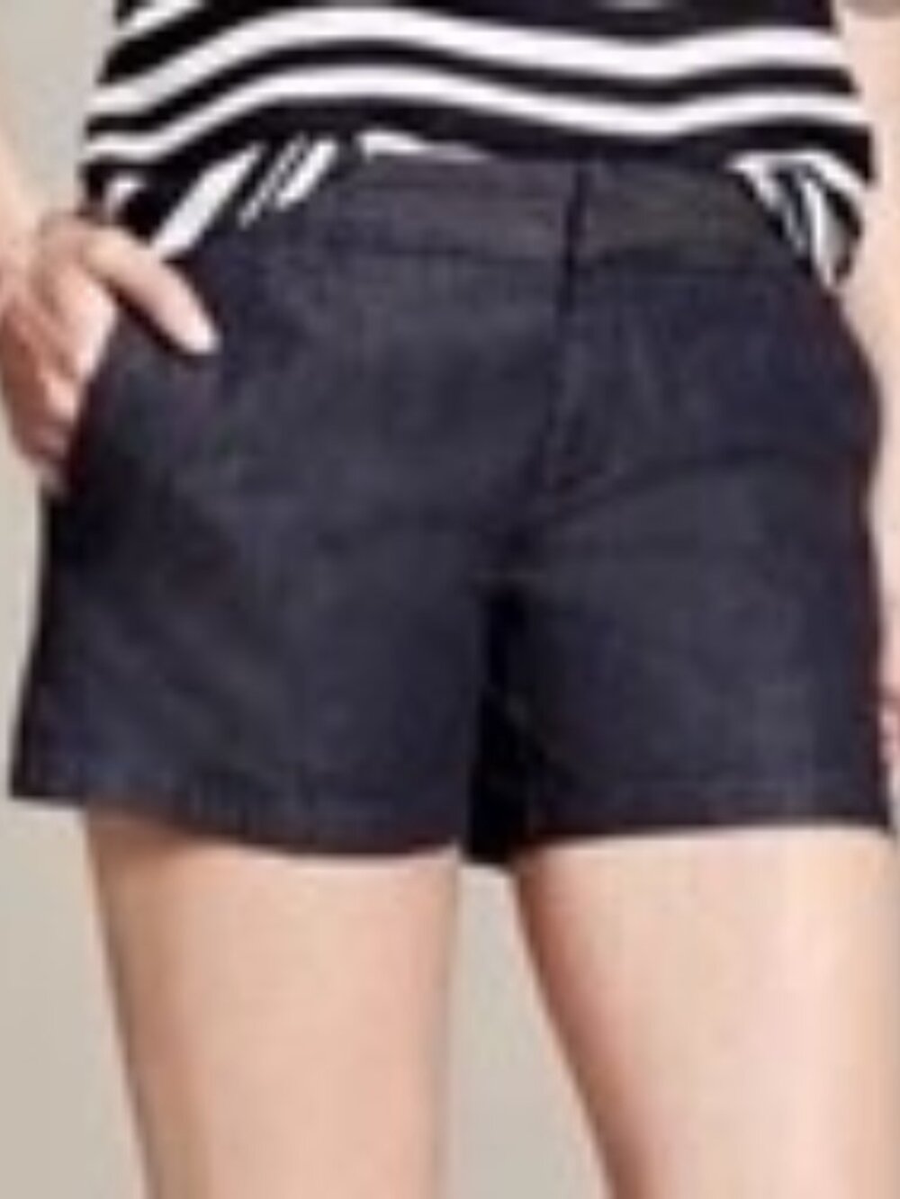 Clearout-Like New Banana Republic Denim dress shorts sz 6